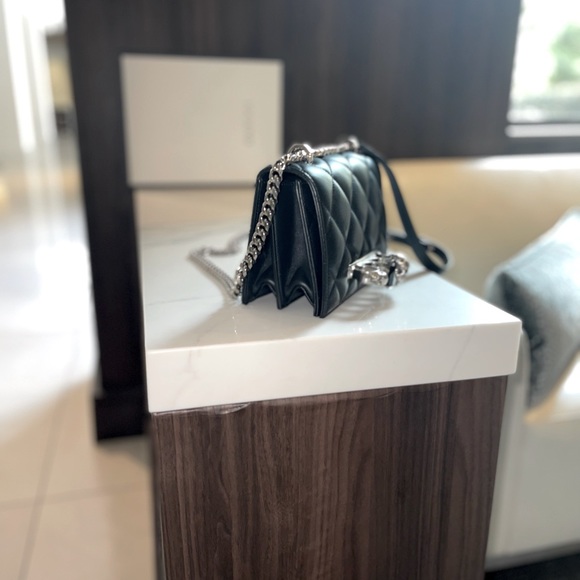 Alexander Mcqueen Jeweled Quilted 4 knuckles Leather Shoulder bag - Picture 5 of 7